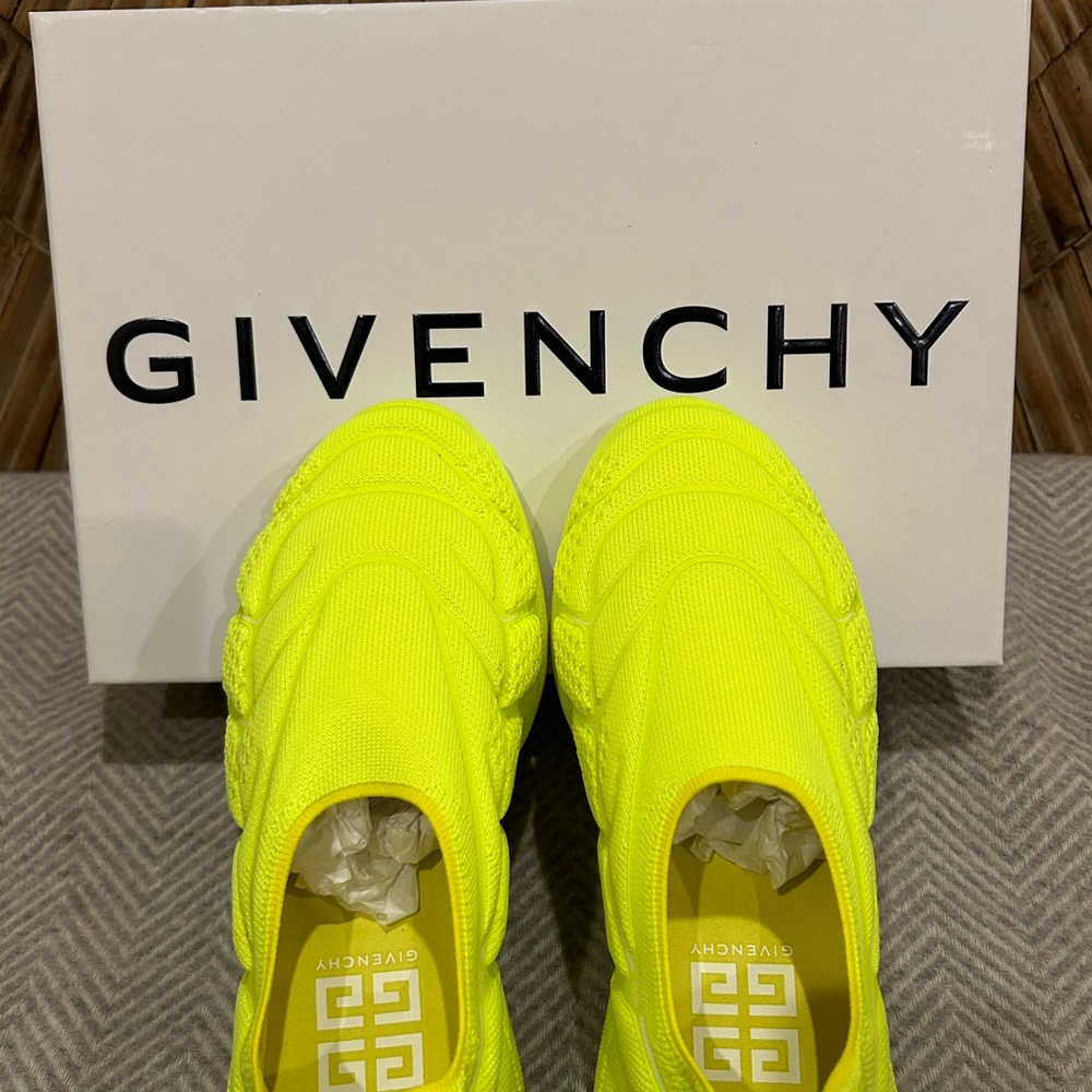 Givenchy TK-360 Plus Sneakers Women (New) Size 7.